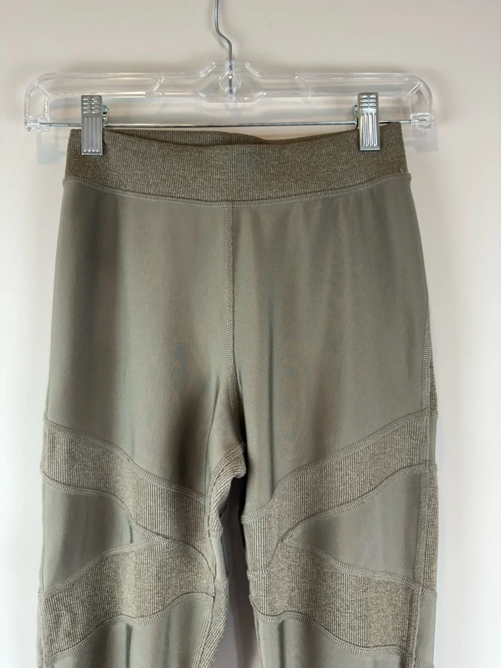Alo Yoga Olive Branch Green Athletic Athleisure Sporty Level Up Leggings Small